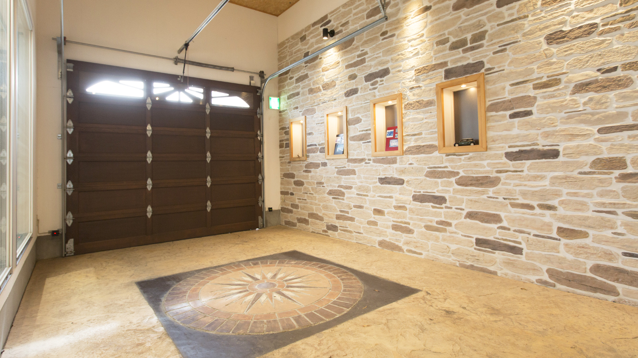 ショールーム　ガレージ